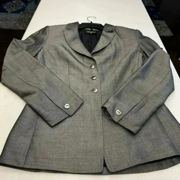 Tahari blazer size 2 long sleeve Dark Gray 3 Silver Metal button close - Picture 9 of 9